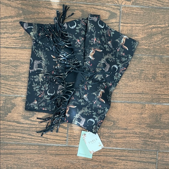FABLE England black Into the Woods Tassel Scarf new with tags - Picture 2 of 8